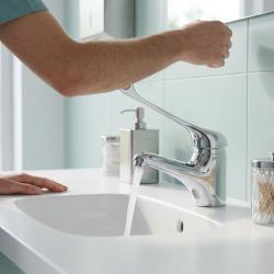 medical-modern-chrome-faucet-basin-water-flow